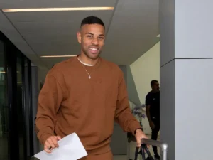 Renan Lodi descarta Athletico-PR e Vasco e mira retorno à Europa após saída do Al-Hilal; saiba detalhes