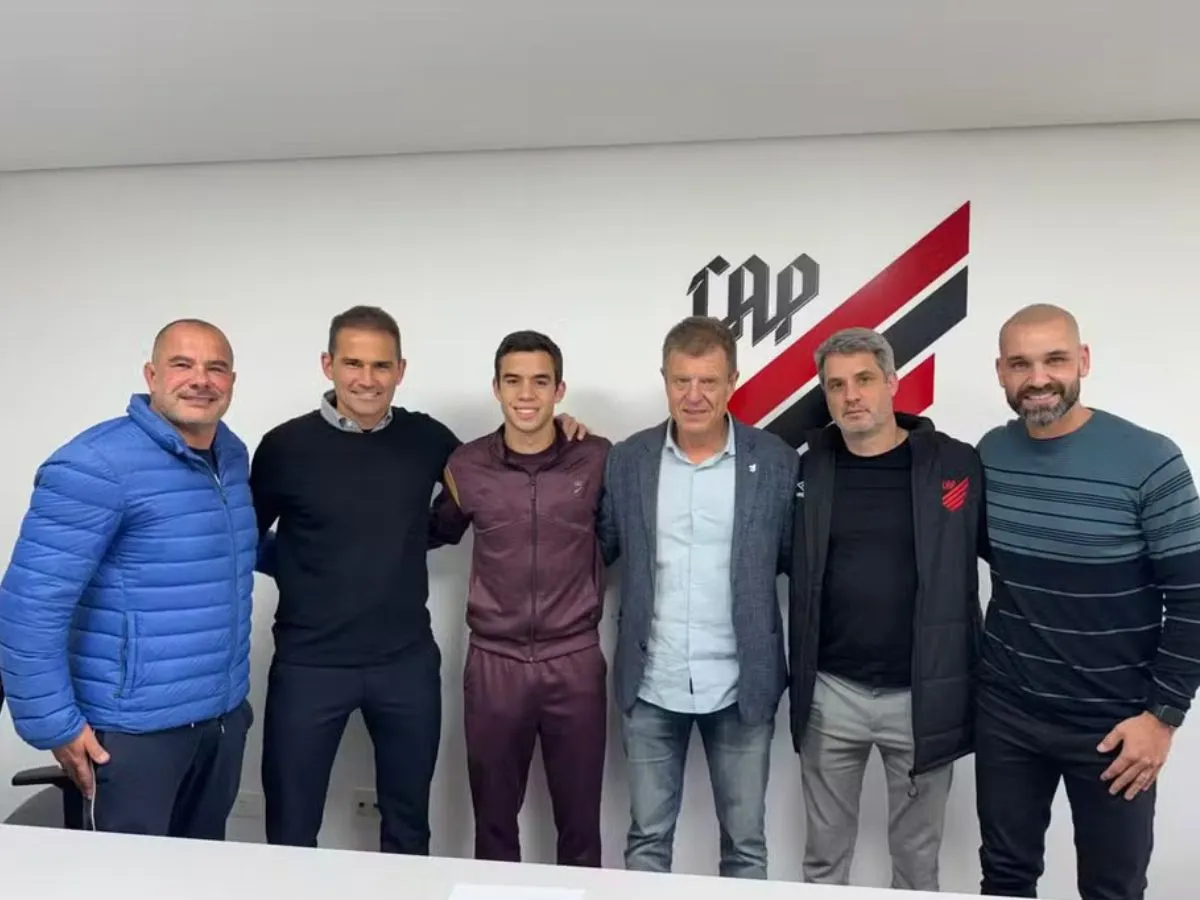 Athletico-PR acerta renovação com Dudu