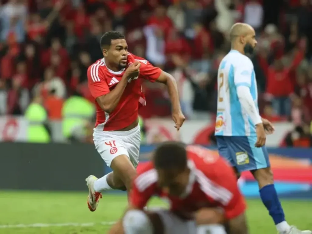 Internacional ganha reforço inesperado para o ataque com retorno de Gustavo Prado