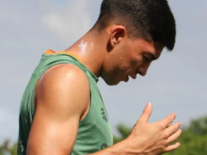 Sem espaço, atacante de R$ 30 milhões quer trocar o Fluminense pelo Cerro Porteño; saiba detalhes