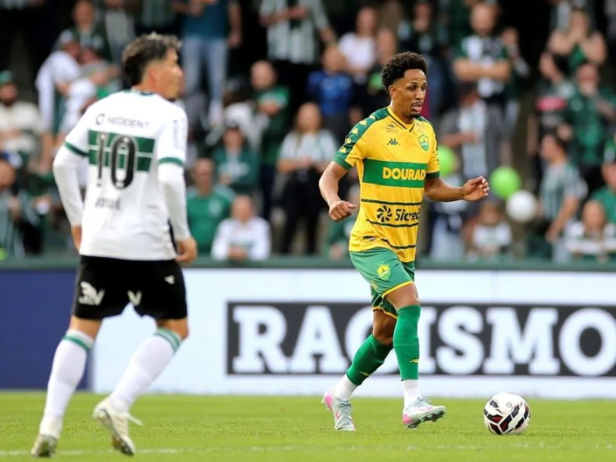 Cuiabá bate o Coritiba e adia a festa do líder da Série B