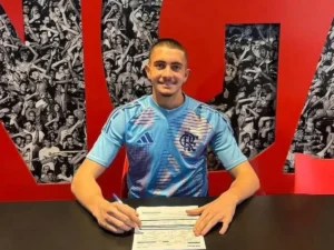 Flamengo contrata Pedro Henrique, goleiro do Palmeiras, e amplia investimento na base