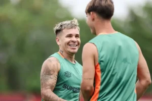 Soteldo causa mal-estar no Fluminense com postagem e é advertido pela diretoria; saiba detalhes