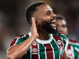 Samuel Xavier se destaca como um dos laterais mais ofensivos do Fluminense neste século; veja números