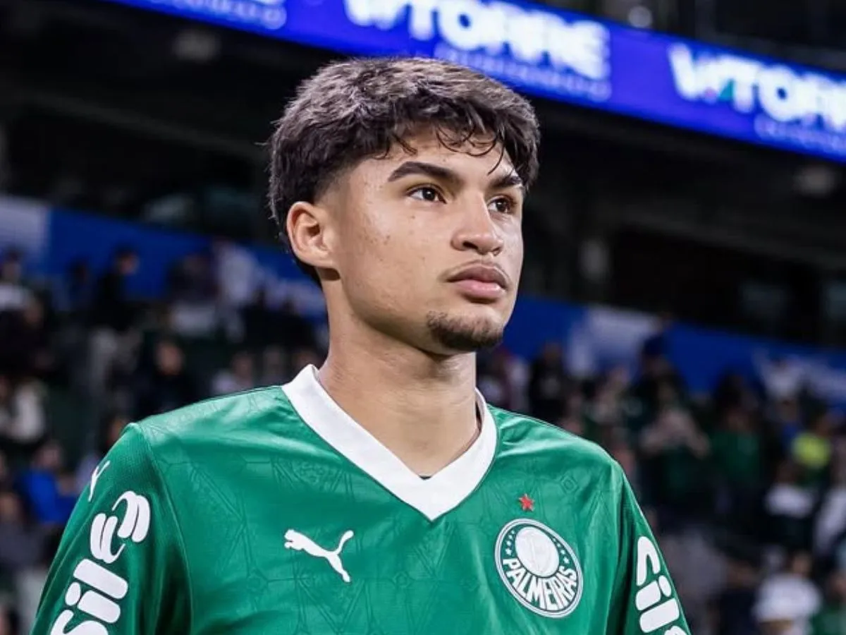 Lesão de Lucas Evangelista abre espaço para joia da base que enche os olhos de Abel Ferreira no Palmeiras