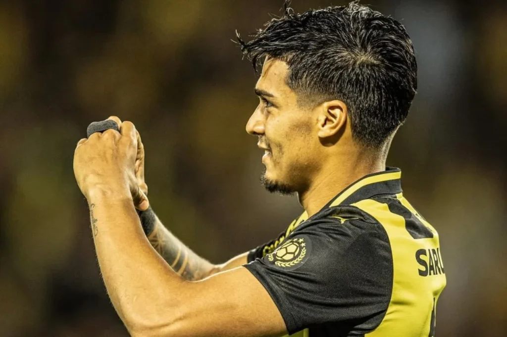 Matías Arezo bate o pé para jogar no Peñarol e cria desconforto para o Grêmio; saiba detalhes