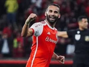 Flamengo cobra Internacional e ameaça acionar a Fifa por dívida na venda de Thiago Maia