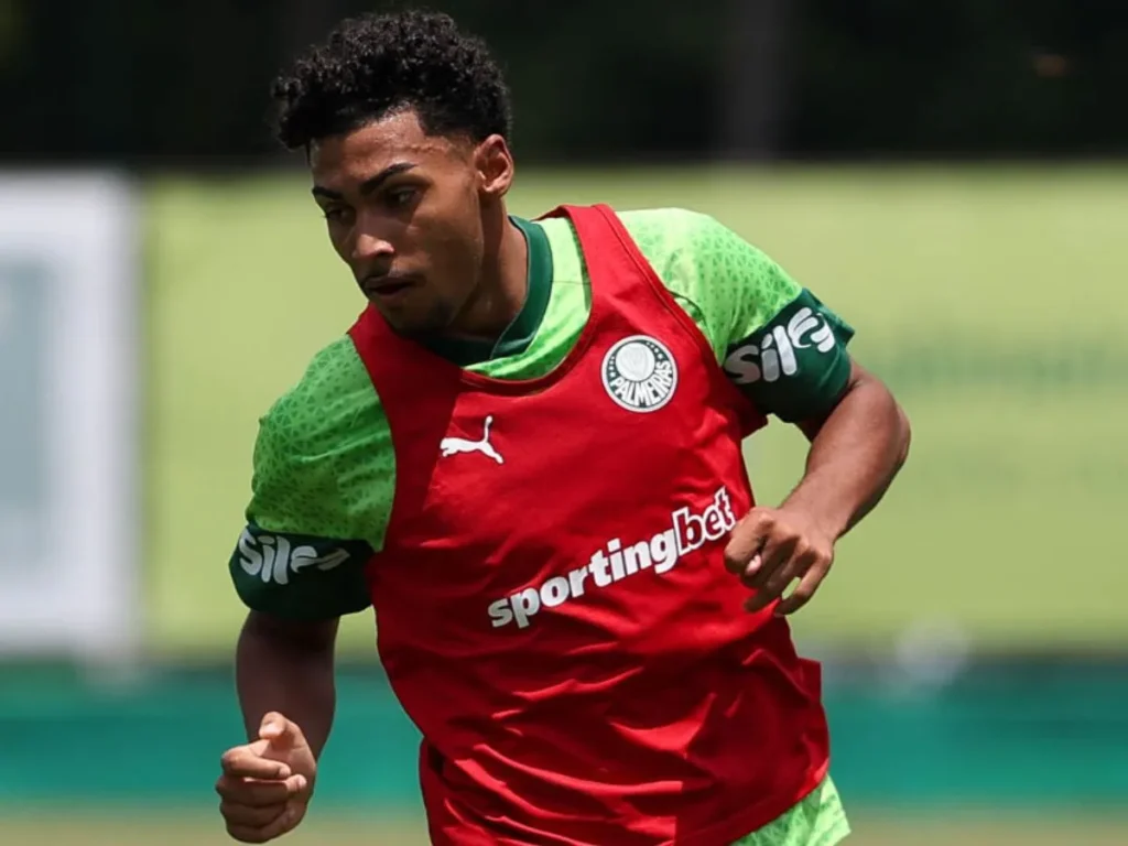 Luighi na mira do Atlético-MG