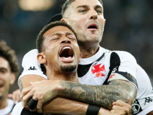 Benfica aciona Vasco e cobra valor milionário por venda de João Victor; saiba valor