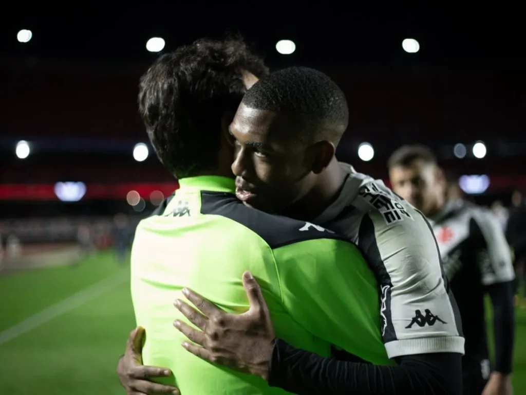 Rayan vira dúvida no Vasco e pode desfalcar equipe contra o Bragantino