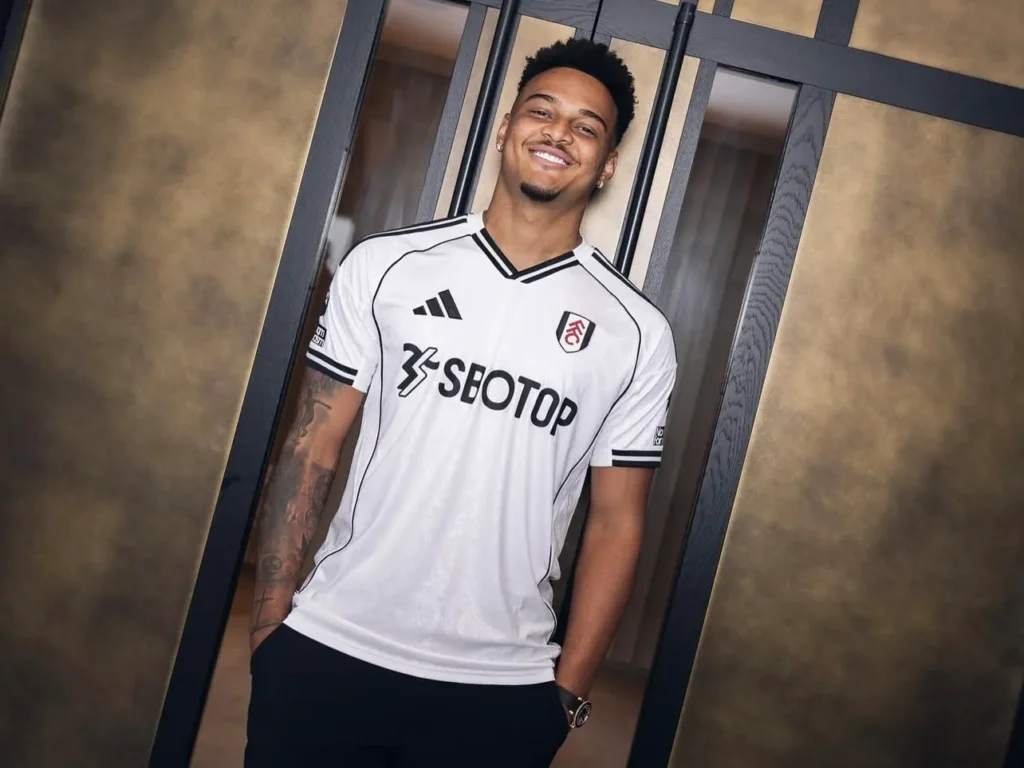 Ex-Flamengo, Rodrigo Muniz renova contrato com o Fulham, da Inglaterra