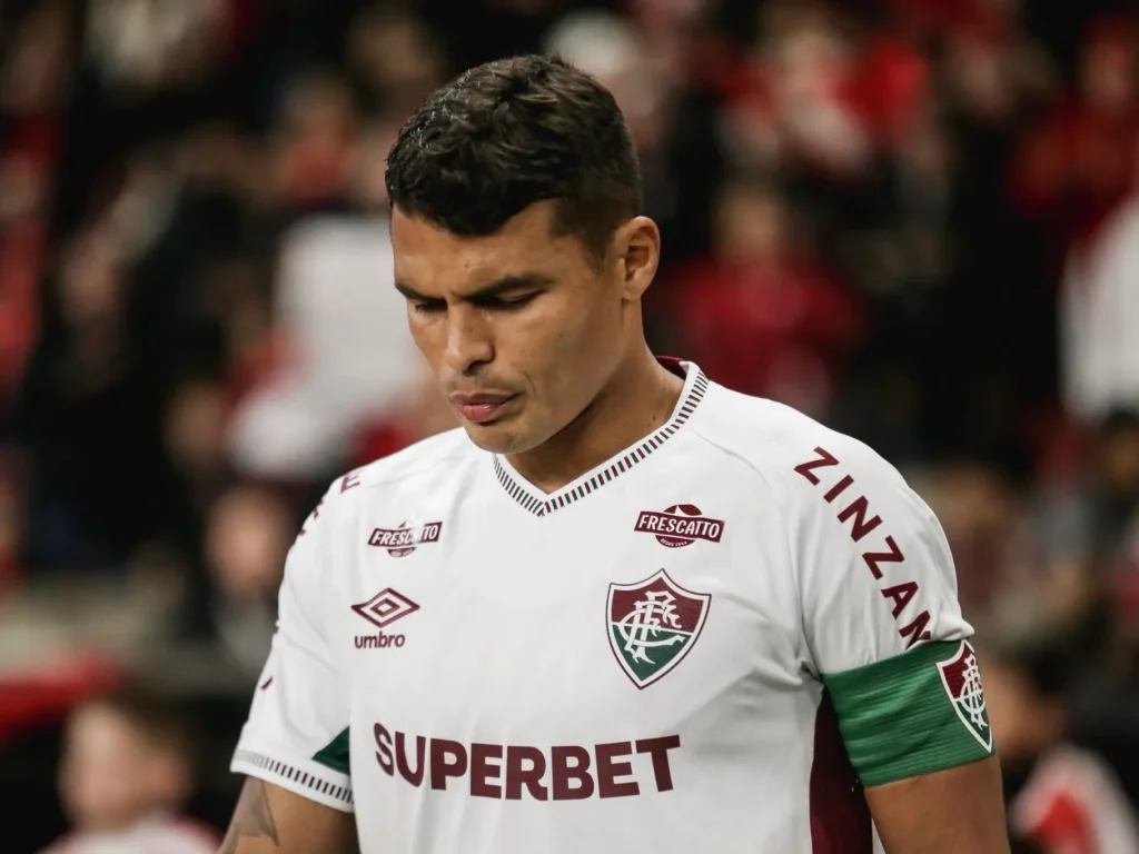 Thiago Silva se aproxima de marca importante com a camisa do Fluminense; veja
