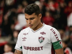 Thiago Silva se aproxima de marca importante com a camisa do Fluminense; veja