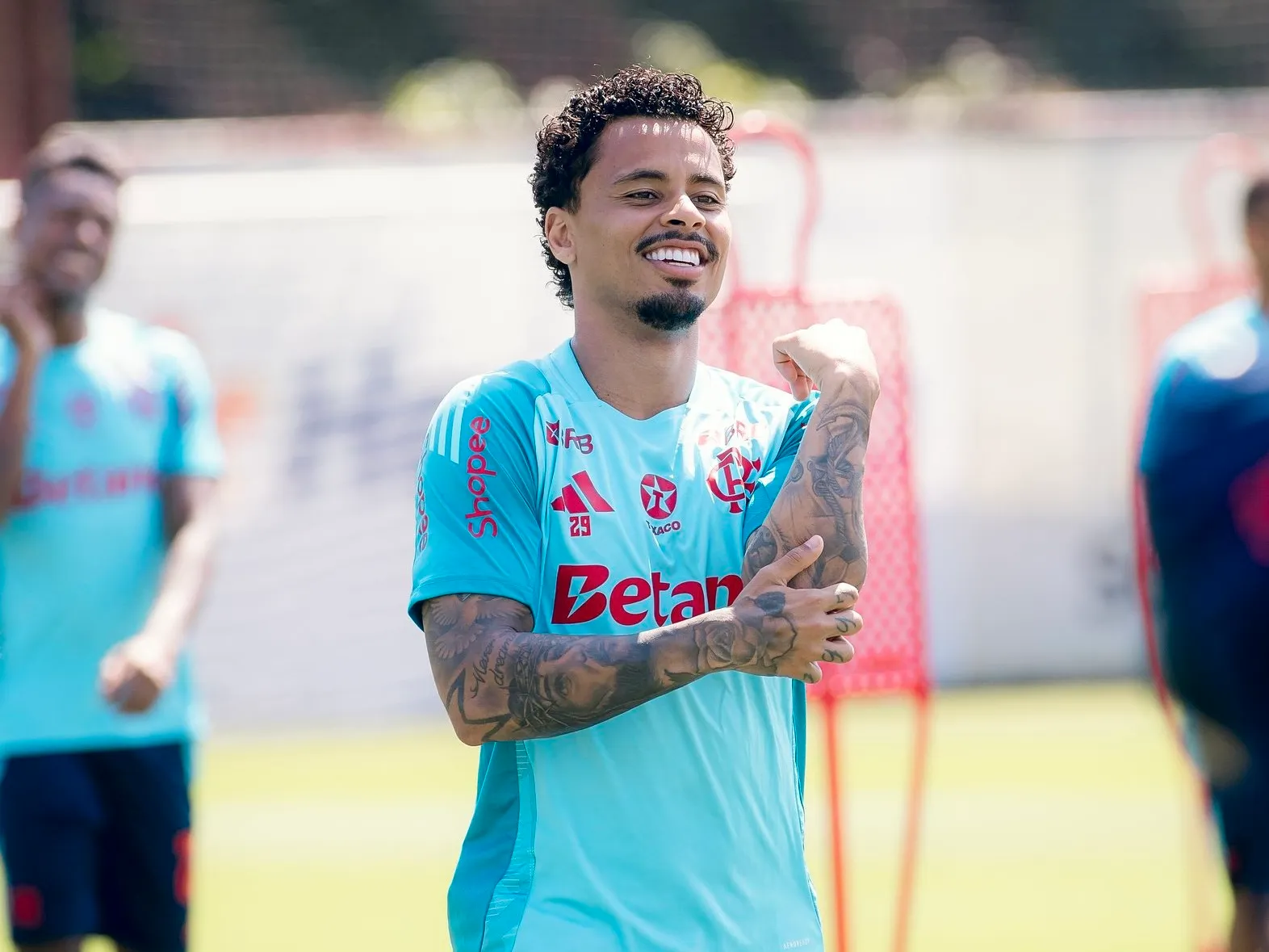 E o Allan? Saiba quanto o Flamengo deseja receber para vender o volante