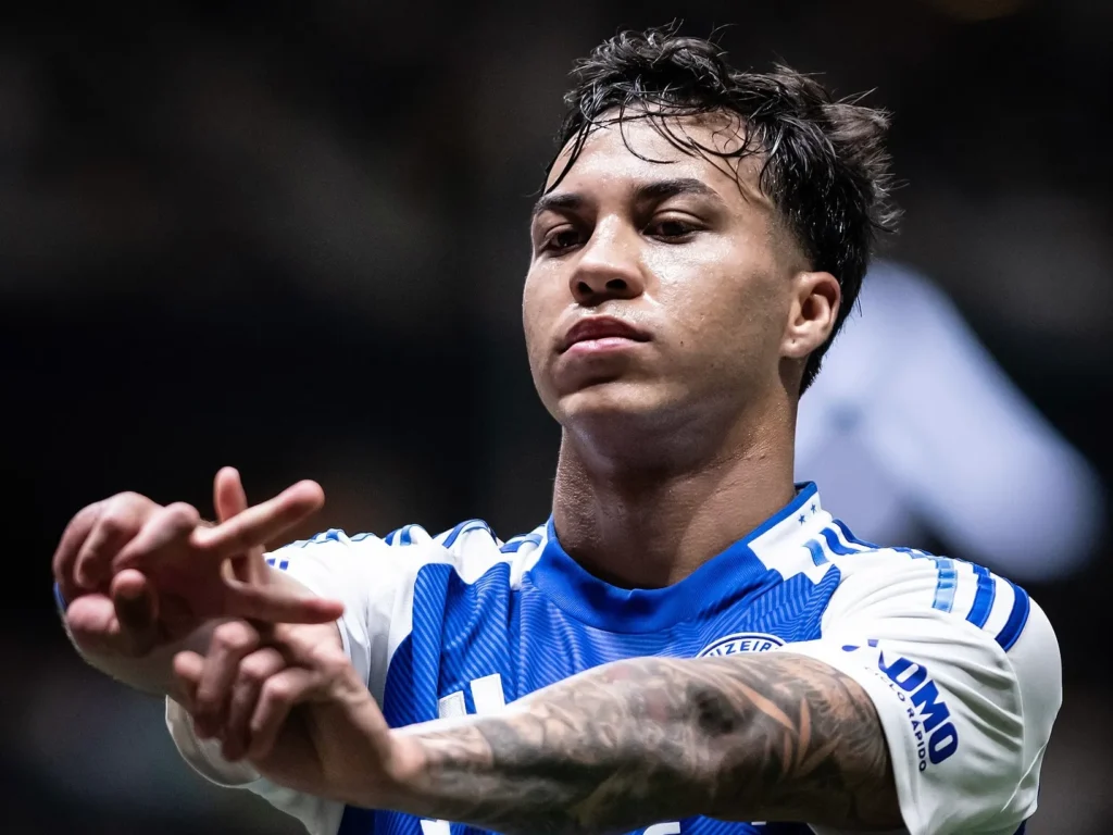 Kaio Jorge mira Copa do Mundo e Cruzeiro planeja renovação contratual