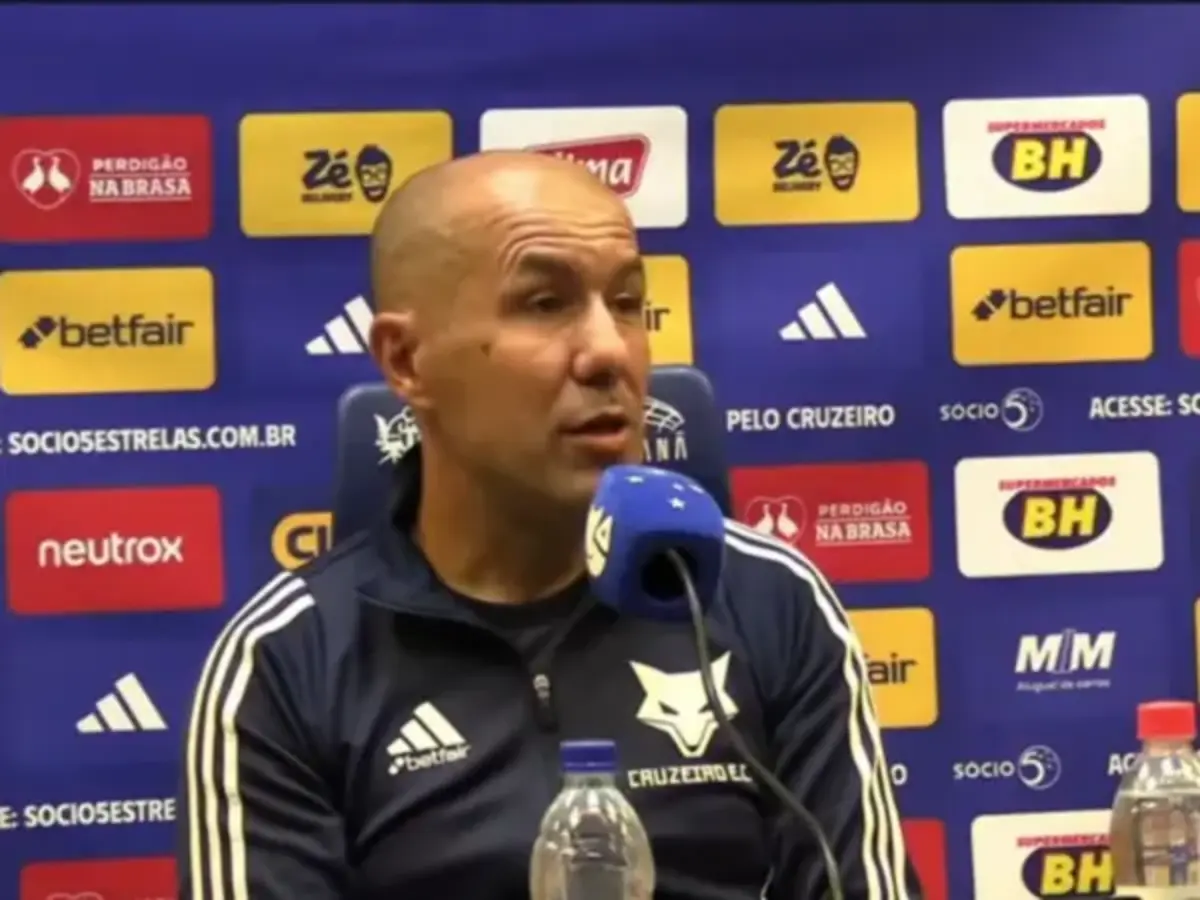 Leonardo Jardim mudou Fabinho de posição