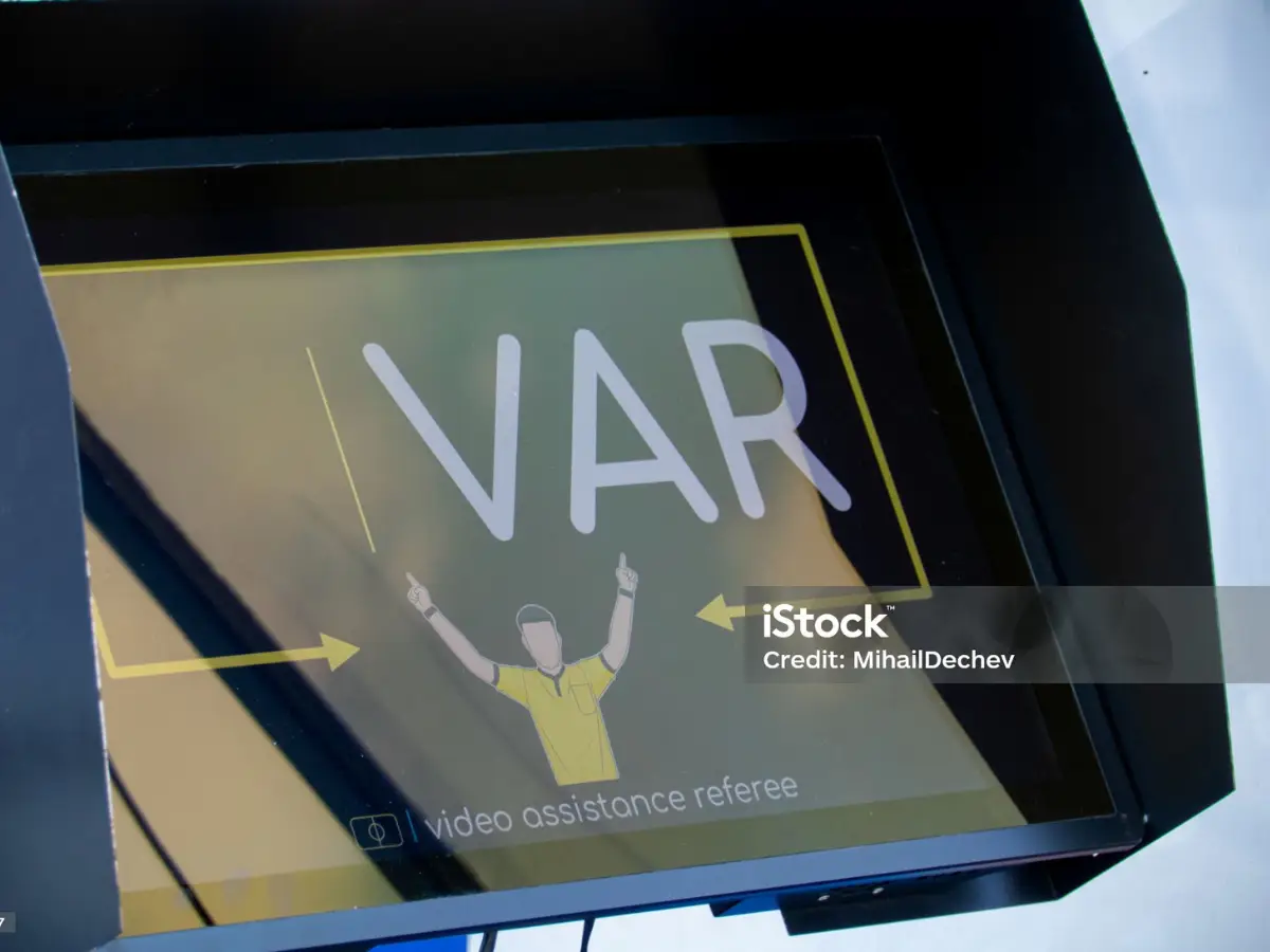 VAR vira polêmica na CBF