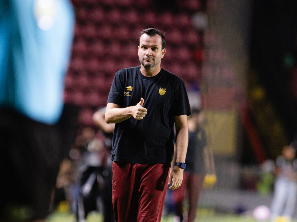 Daniel Paulista, técnico do Sport