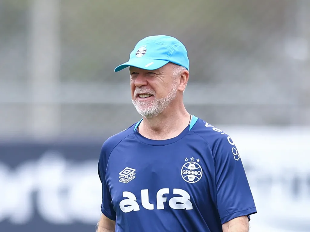 Mano Menezes, treinador do Grêmio