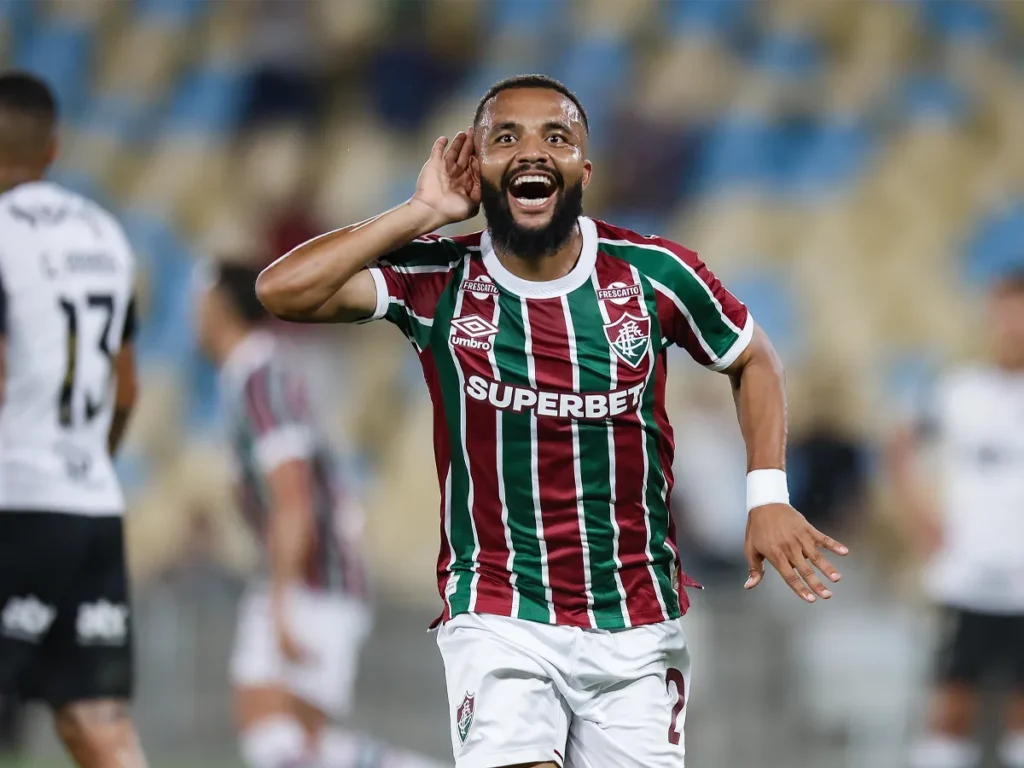 Samuel Xavier celebra gol do Fluminense