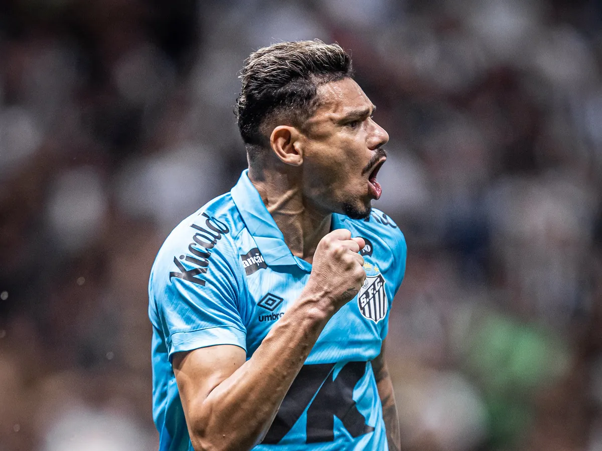 Tiquinho Soares, atacante do Santos
