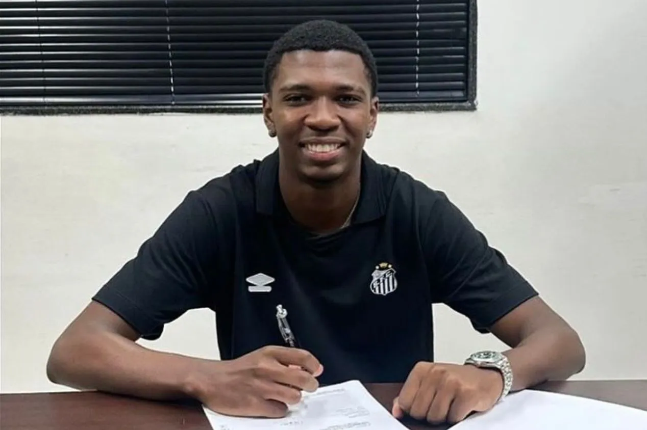 Contrato e multa rescisória: Santos reforça defesa da base com promessa vinda do Athletico-PR