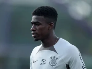 Félix Torres desperta interesse de clubes da Espanha e pode deixar o Corinthians em 2026