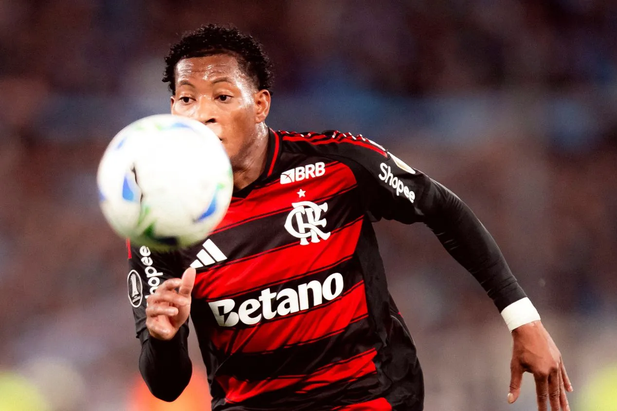 Flamengo: Conmebol abre processo contra Gonzalo Plata por agressão em jogo com o Racing e punição pode ser pesada