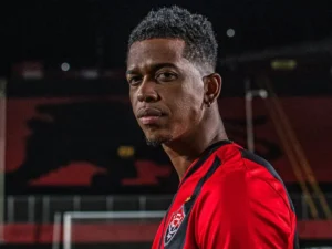 Vitória terá taxa de vitrine se o Flamengo vender atacante para o Atlas até o fim de 2025; saiba detalhes
