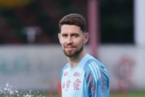 Flamengo adota cautela e evita fixar prazo para retorno de Jorginho após lesão na coxa