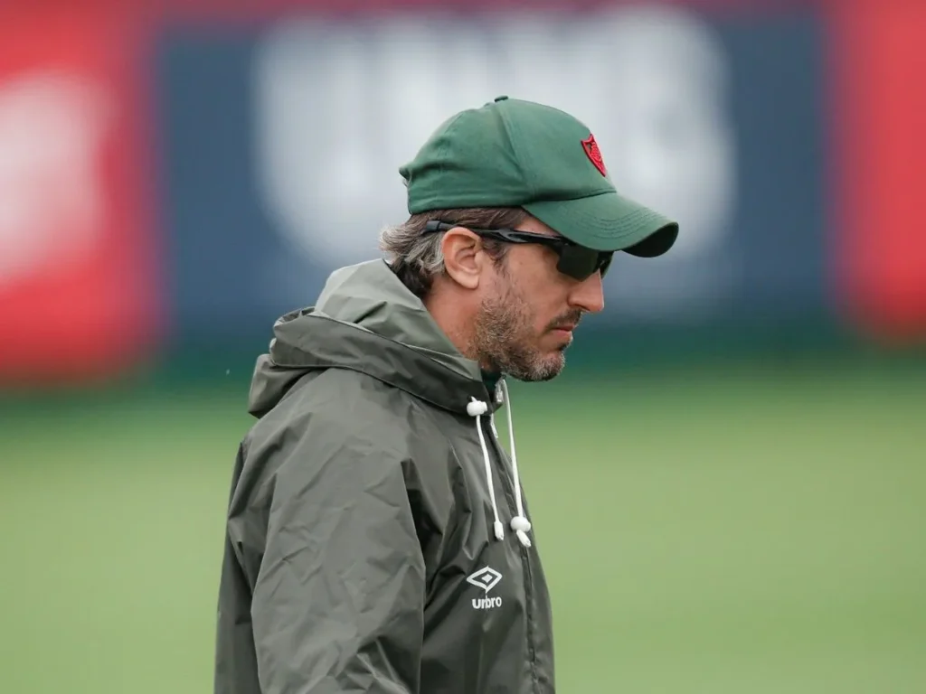 Luís Zubeldía testa Ganso e Acosta juntos para dar nova cara ao time do Fluminense