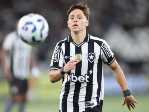 Montoro marca em vitória do Botafogo