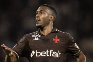 Vasco recusa oferta e clube da Espanha por Rayan e tenta acelerar renovação para aumentar multa; saiba detalhes
