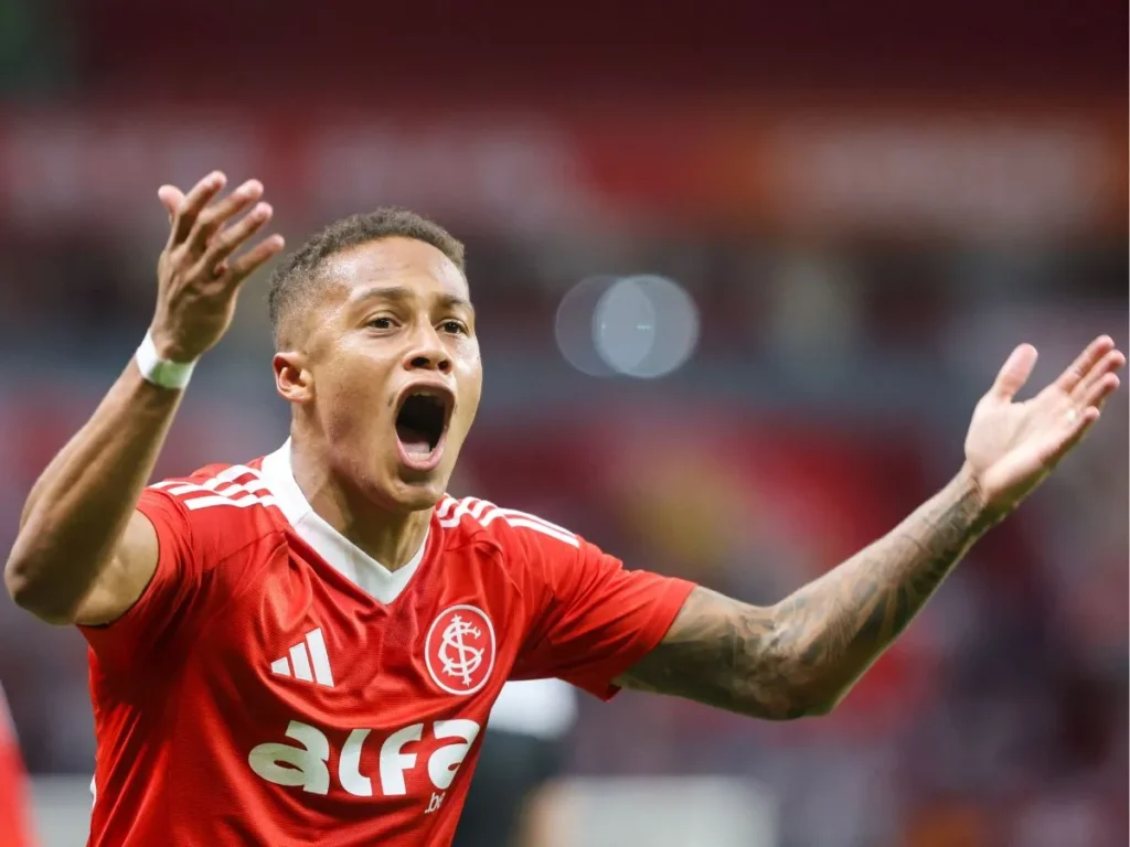 Vitinho, do Internacional, entra no radar do Santos