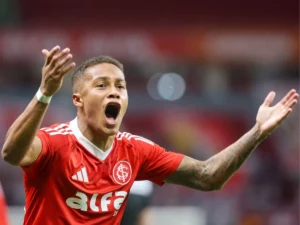 Vitinho, do Internacional, entra no radar do Santos