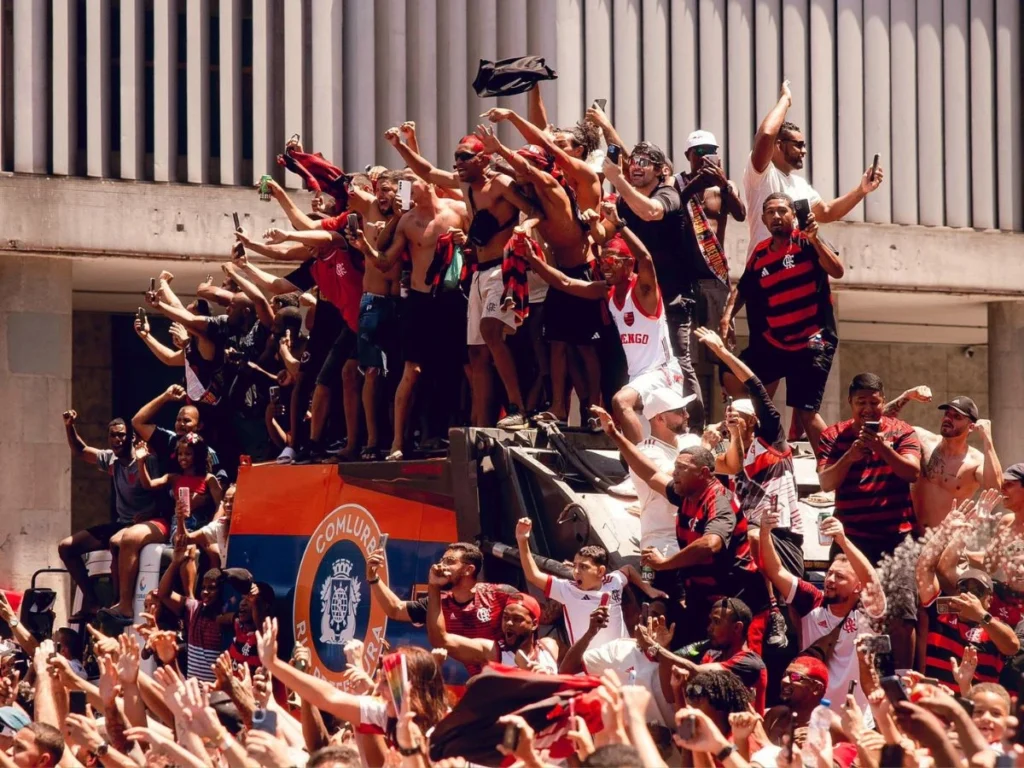 Libertadores: festa do Flamengo termina em tumulto no Rio de Janeiro