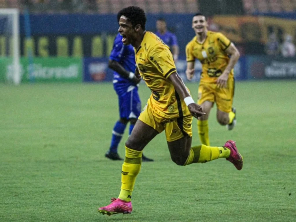 Amazonas renova com ex-jogador do Vasco; saiba detalhes