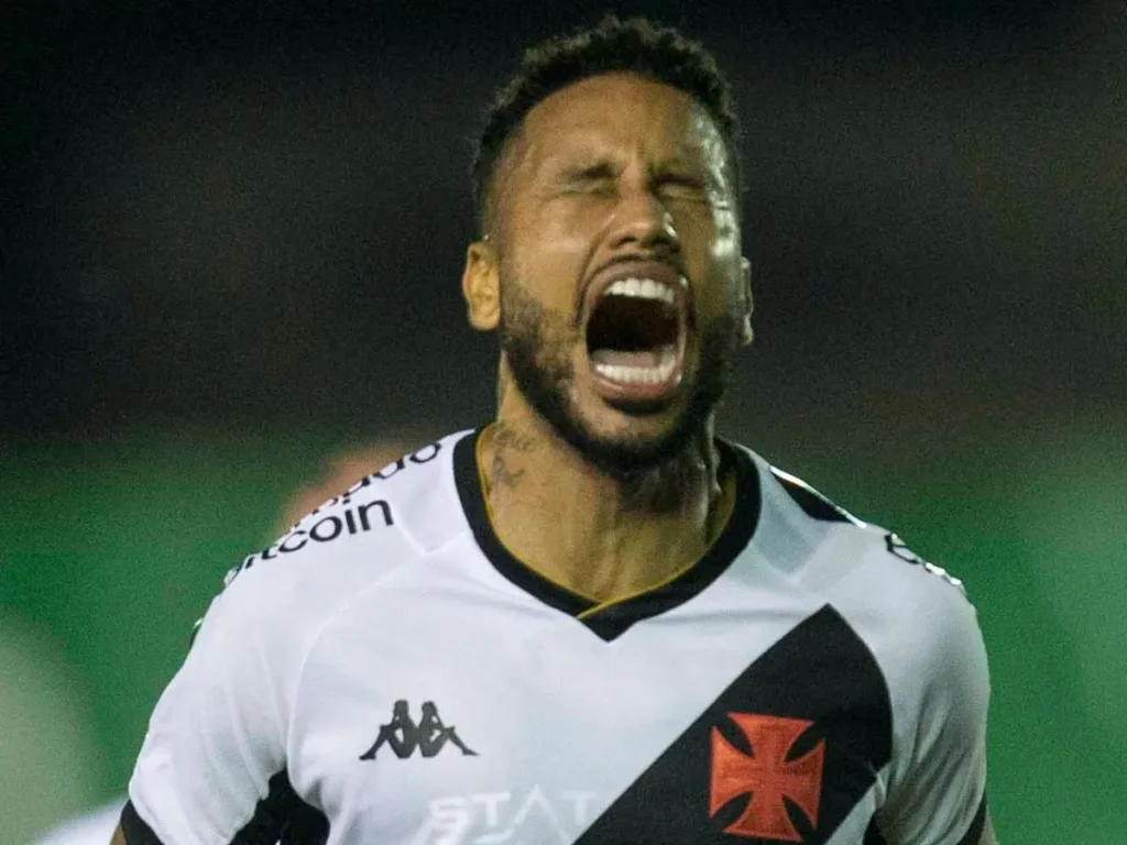 Vasco terá de renovar contrato de Jair após grave lesão e volante só volta em 2026; saiba detalhes