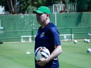 Fábio Carille prepara o Goiás para a partida com o Remo