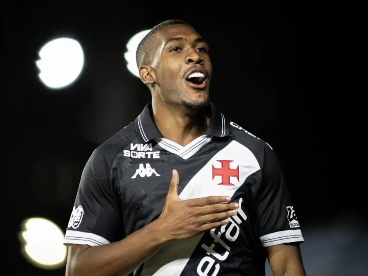 Rayan comanda goleada do Vasco
