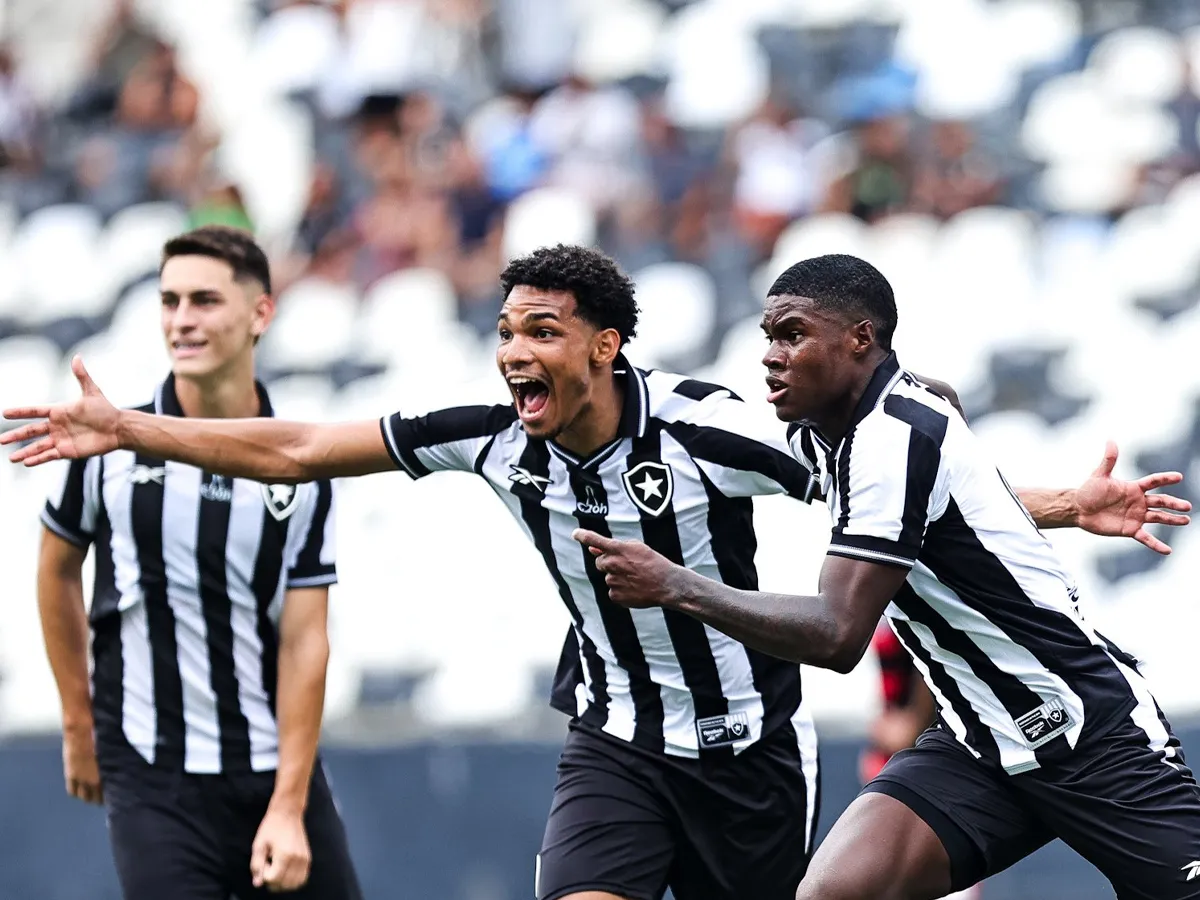 Botafogo defende título em torneio de base