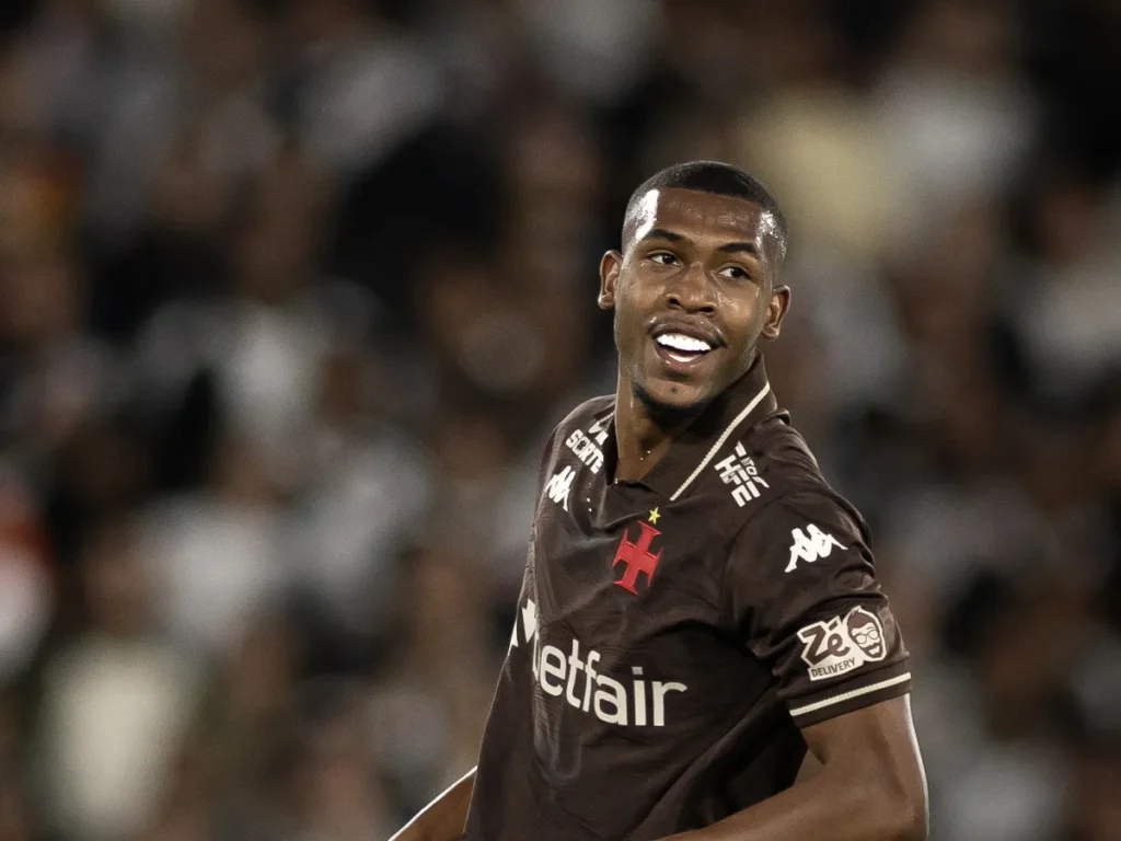 Rayan, atacante do Vasco
