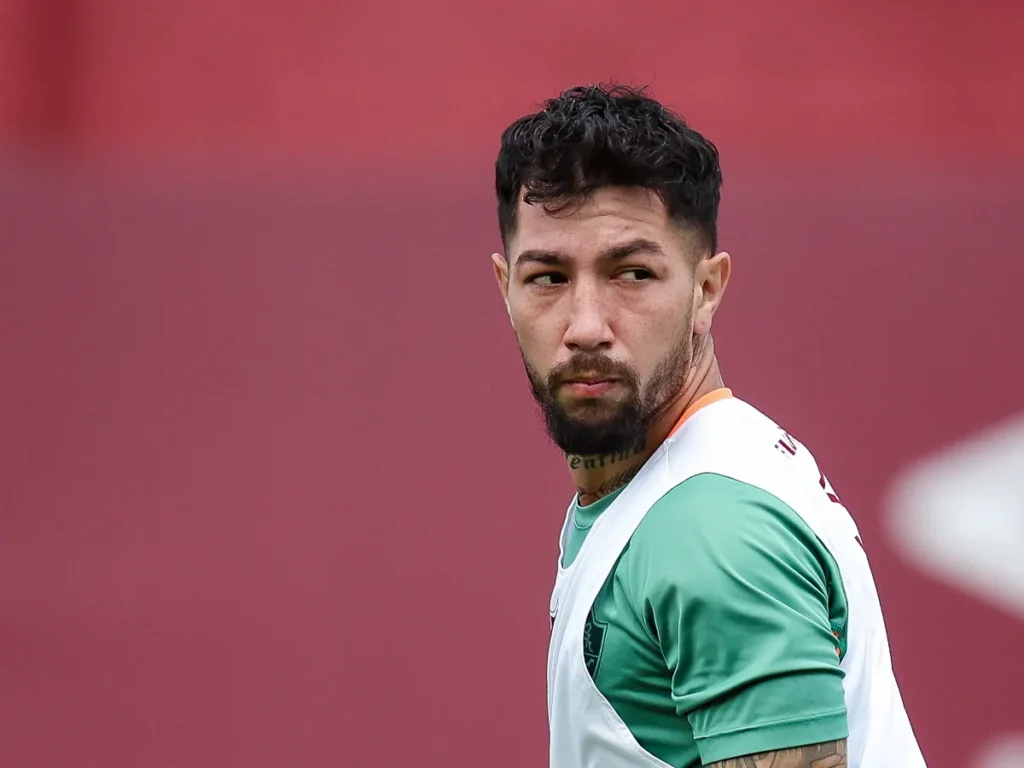 Lucho Acosta treina e deve voltar ao Fluminense contra o São Paulo; veja detalhes