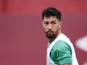 Lucho Acosta treina e deve voltar ao Fluminense contra o São Paulo; veja detalhes