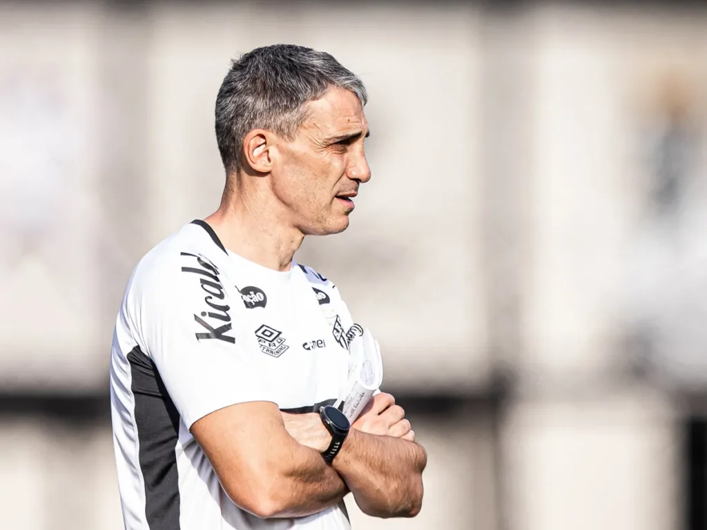Vojvoda admite frustração após empate com o Corinthians e destaca reação do Santos