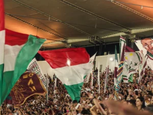 Torcida do Fluminense promete bandeirão no Maracanã
