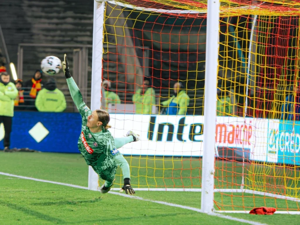 Quem é Safonov? Goleiro que tirou o título mundial do Flamengo