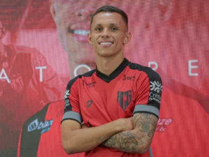 Bragantino acerta com lateral que estava na mira do Botafogo