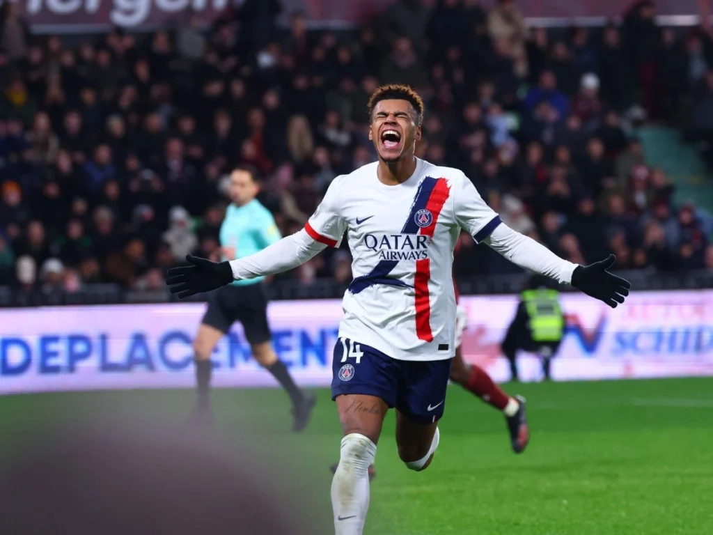 Adversário do Flamengo na Copa Intercontinental, PSG vence o Metz pelo Campeonato Francês