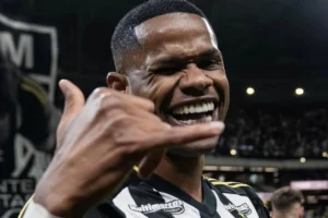 Atlético-MG segura Júnior Santos e rejeita oferta da Turquia; saiba clube e valor